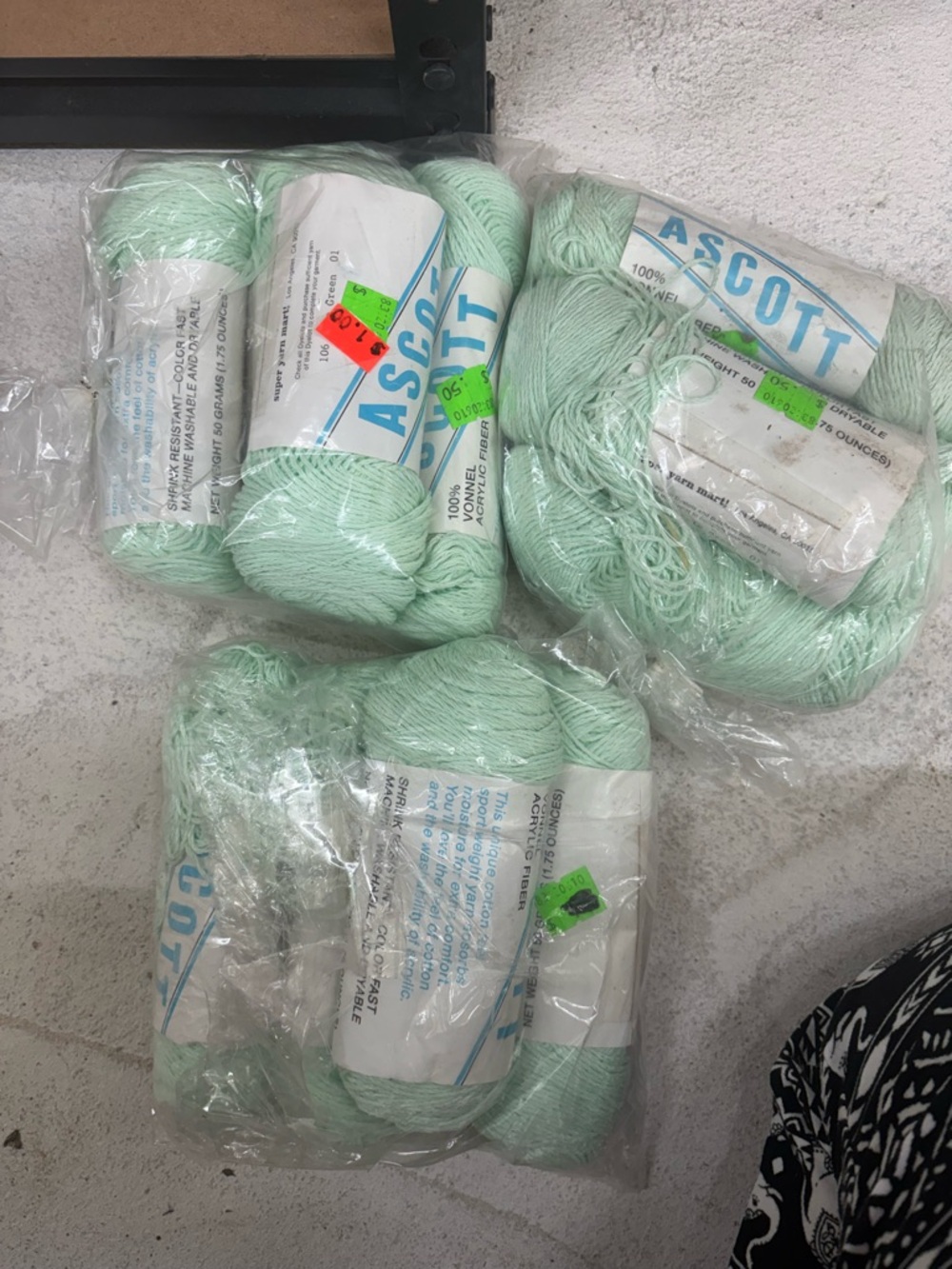 Vtg lot of 12 Ascot 100% Vonnel acrylic fiber yarn #106 pale green